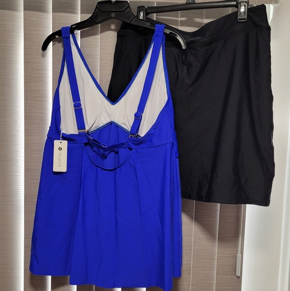 NWT/ Holipick Swimtop - Picture 2 of 3